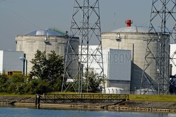Nuklear Wärmekraftwerk am Rand des großen Kanals von Elsass Frankreich