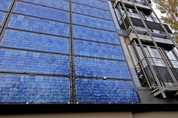 Panneaux photovoltaïques d'un immeuble solaire