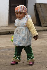 Moso -Mädchen in einem Dorf in der Nähe des Lake Lugu Yunnan China