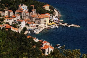 Hafen und Häuser des Dorfes Valun Ile de Cres Kroatien