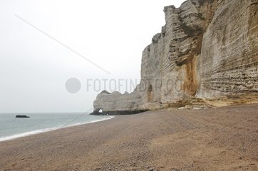 Klippe und Strand in Etretat Frankreich