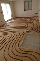 Pipes and insulating forl ow temperature floor heating