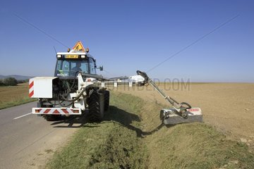Maintenance of the ditches and the road edges France