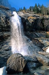 Wasserfall eines Talflusses von Mello Lombardy Italien