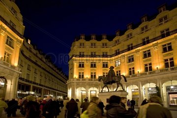 Place Edouard VII by night Paris