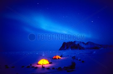 Aurore boréale sur bivouac Cap Dalton Groenland