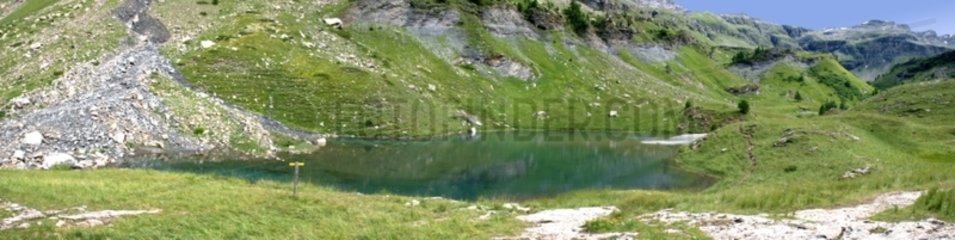Fangeas Lake und Valley Freisinères Masssif des Ecrins