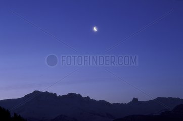 Lever de Lune dans les Alpes France