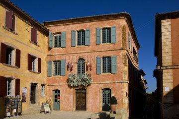 Houses in the village of Roussillon in the Vaucluse