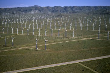 Windmill farms in Tehachapi Pass California