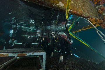 Aquanauts enter the wet porch - Aquarius Reef Base Florida