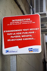 Panel gegen die Aufgabe von Abfällen in Marseille Frankreich