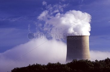 Kühlturm des Kernkraftwerks Golfech