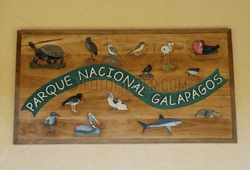 Panneau présentant le parc national des Galapagos Isabela