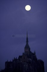 Lever de Lune sur le Mont Saint Michel France