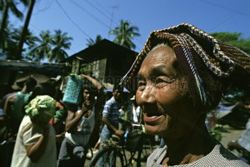 PortrÃ¤t eines Birman -Mannes in der StraÃŸe Burma