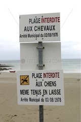Panneau d'interdiction de présence des animaux sur la plage