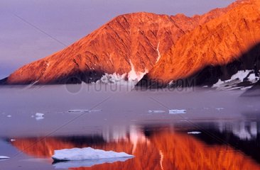 Les Montagnes rouges Lillefjord Groenland