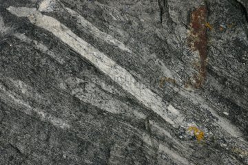 Geschliffener grauer Granit Saint Quay Portrieux Bretagne Frankreich