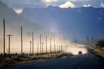 Route de Patagonie  route 40  poussière