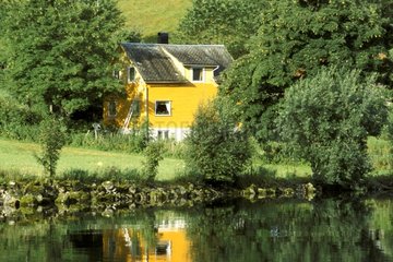 Maison en bois jaune Norvège