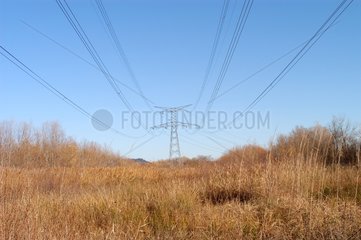 Pylône électrique Treillis dans la vallée de la Durance