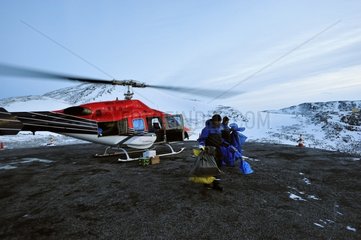 Ankunft durch Hubschrauberdorf IttoQqortoormiit Grönland
