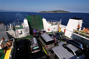 Fähre zwischen den kroatischen Adria -Meersinseln