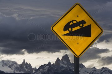 Straßenschild auf der Straße nach El Chalten Patagonia Argentinien