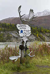 Dalton Highway : from Fairbanks to Prudhoe Bay  The former mining village of Wiseman (mile 189)  Alaska  USA
