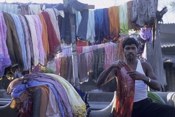 Arbeiter in einer Wäsche in Bombay India
