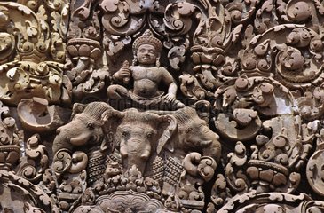Wand eines Tempels  der als Spitzenkambodscha geschnitzt wurde