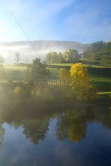 Fog and reflections in the early morning in Auvergne [AT]