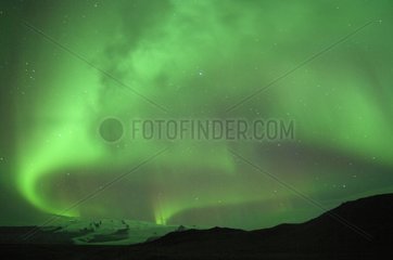 Aurora borealis Ã¼ber einen Gletscher JoekulsÃ¶l Island