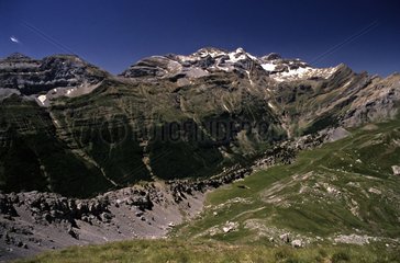 Vallée glaciaire de la Pineta dans le massif du Mont Perdu