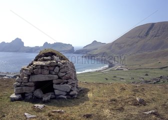 Proviant Shelter und Village Bay in den Ruinen Hirta Island