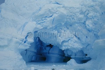 Eishöhle Terre Adélie Antarktis