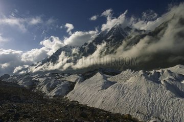 Gletscher Engilchek im festen Sommer Shan Khirghiztan