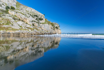 San Julian beach  Liendo  Cantabrian sea  Montaña Oriental Costera  Cantabria  Spain