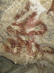 Hands negative - Cave Sumpang bita Sulawesi Indonesia