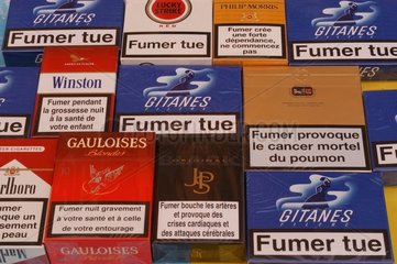 Obligatorische Erwähnungen über Frankreich -Zigarettenpackungen