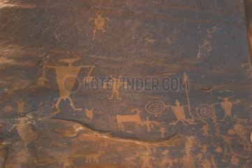 Indische Gravuren in der Klippe eines USA Canyon