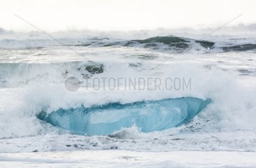 Jokulsarlon beach - Vatnatjokull glacier Iceland