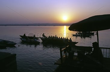 Sonnenuntergang Ã¼ber den Flussblick von der Terrasse Indien