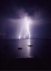 Dreifache Auswirkungen von Blitz vor dem Vorsprung DU Cap Ferret Gironde