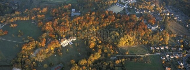 Vue aérienne d'un bois aux couleurs d'automne Picardie