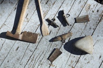 Antike Werkzeuge zum Sammeln von Ahornwasser Quebec Canada