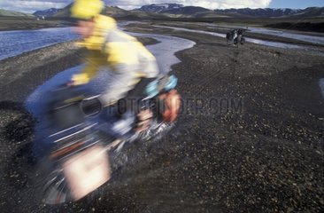 Randonnée à vélo dans le massif du Landmannalaugar Islande