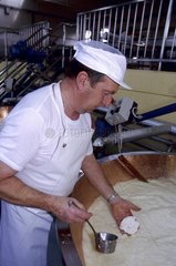 Parme  fromage Parmesan  fabrication des fromages.