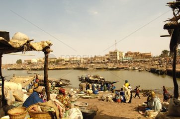 Port and market of Mopti Mali